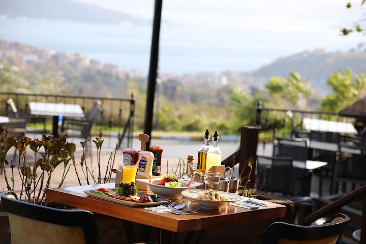 Tepe Cafe Restaurant Sarıyer - Boğaz Manzarasında Kahvaltı Keyfi - İstanbul Bosphorus Breakfast