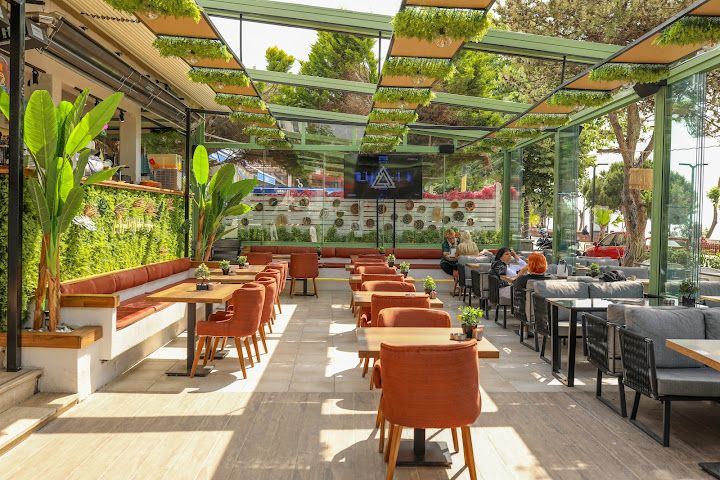 Nazife Lounge