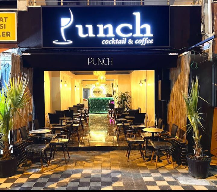 Punch Cocktail Bar