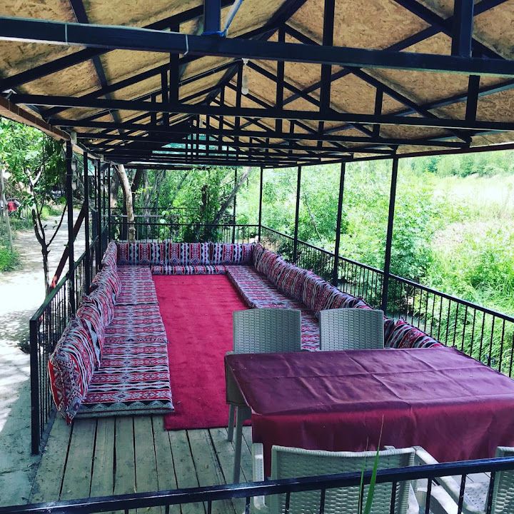 Avsin Cafe Restaurant