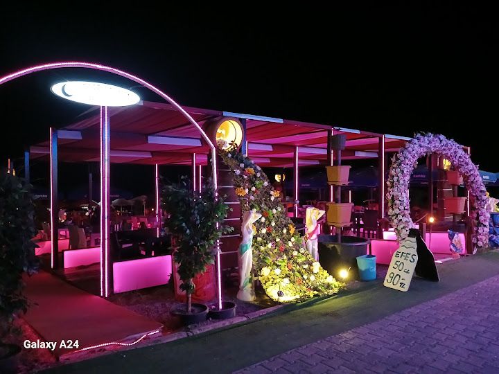 Ayışığı beach bar