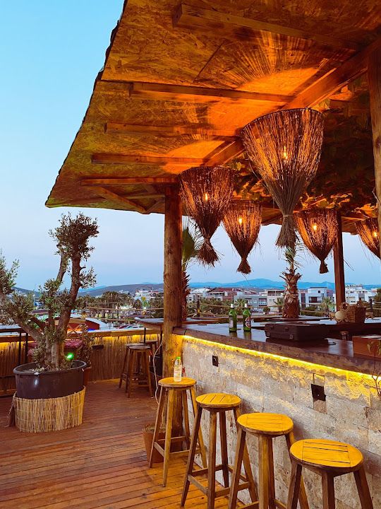 Bois roof kahvaltı & kokteyl bar