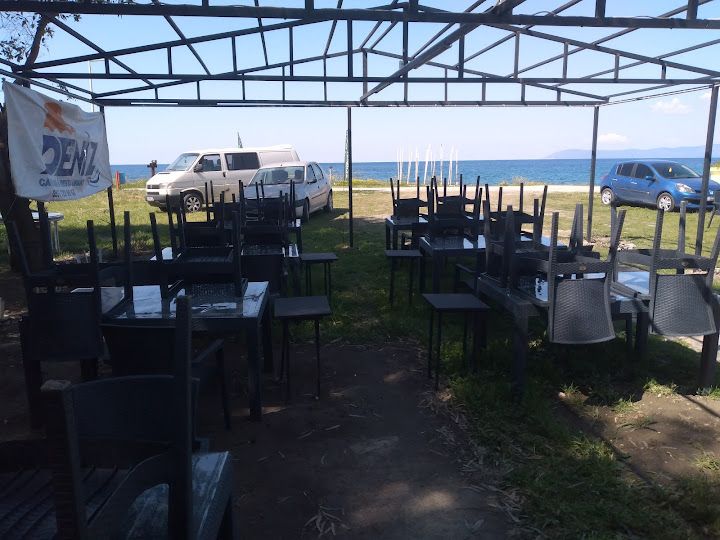 Deniz Cafe Bar & Restaurant