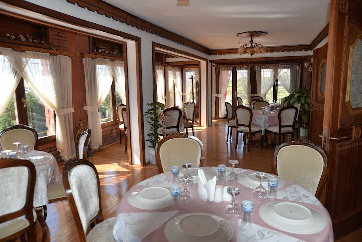 Kırmızı yelken restourant