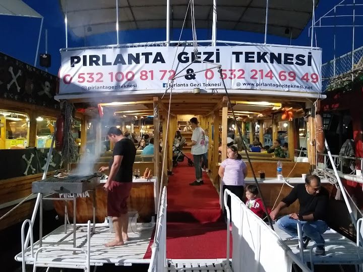 Pırlanta Tekne Balık Ekmek