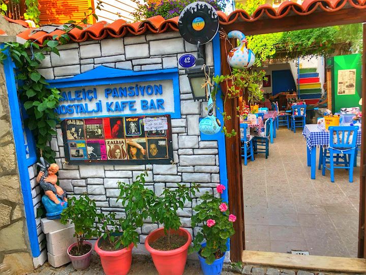 Sığacık Kaleiçi Pansiyon Nostalji Kafe