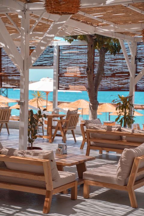 Sun beach akarca