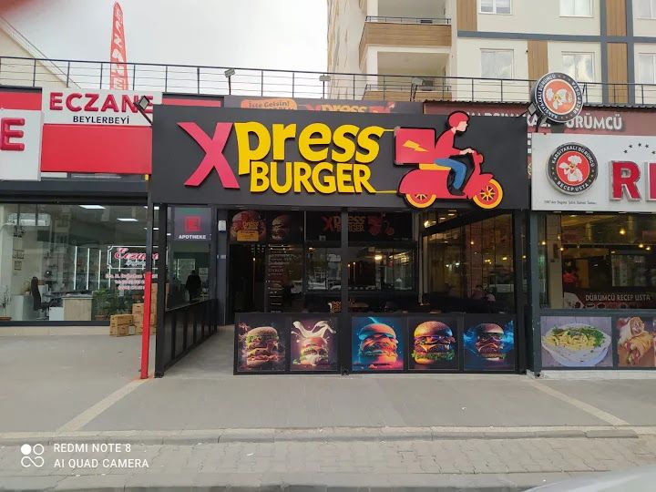 Geek Burger Pizza