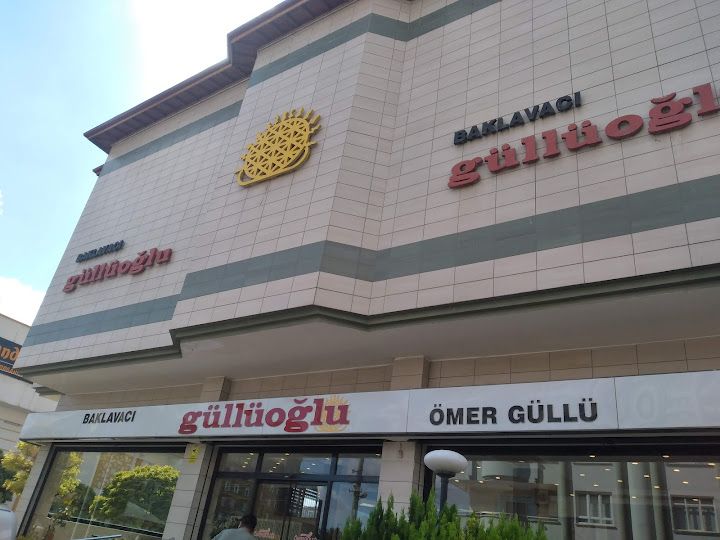 Güllüoğlu - Ömer Güllü Baklava