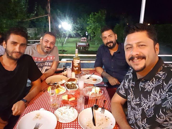 Meyhane Bizim Bağ