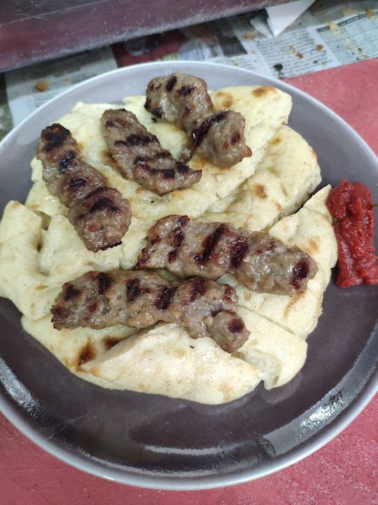Alaybey Akhisar Izgara Köfte Salonu