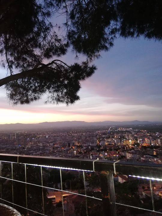 Bayrak Kafe Aile Çay Bahçesi