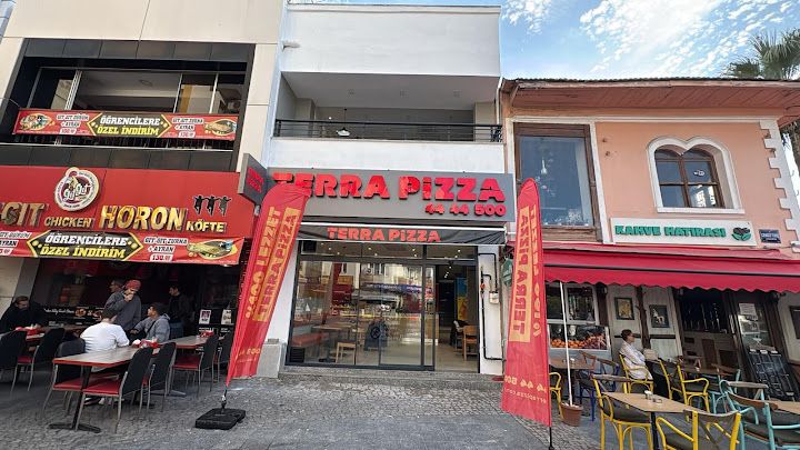 Terra Pizza İzmir Selçuk Atatürk