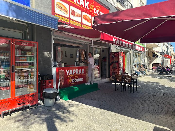 Yaprak döner