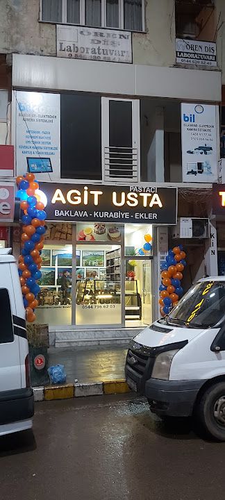 Pastacı Agitusta.