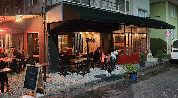 2747 Burger Cafe