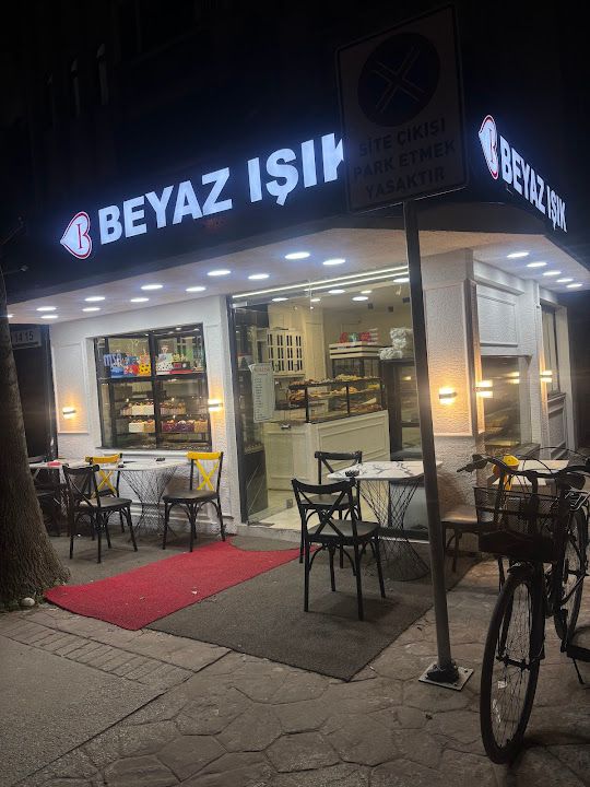 Beyaz ışık Pastanesi CADDE 54serdivan şubesi