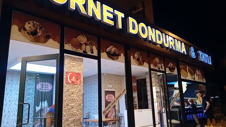 Meşhur kornet dondurma tatlı
