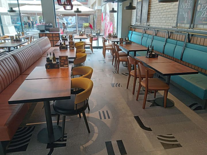 Tavuk Dünyası Cadde 54 Avm