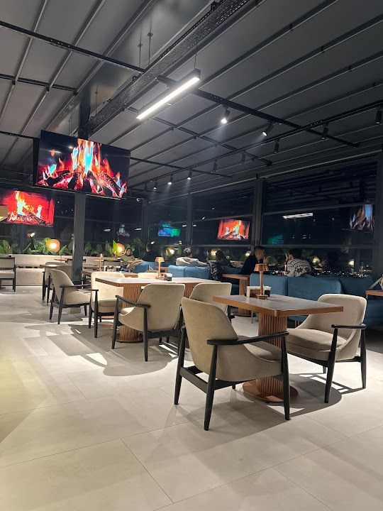 Vuuza Lounge Restaurant/Hookah/Coffee