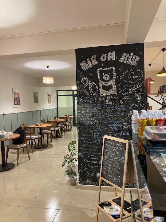 Bir On Bir Sessiz Kafe