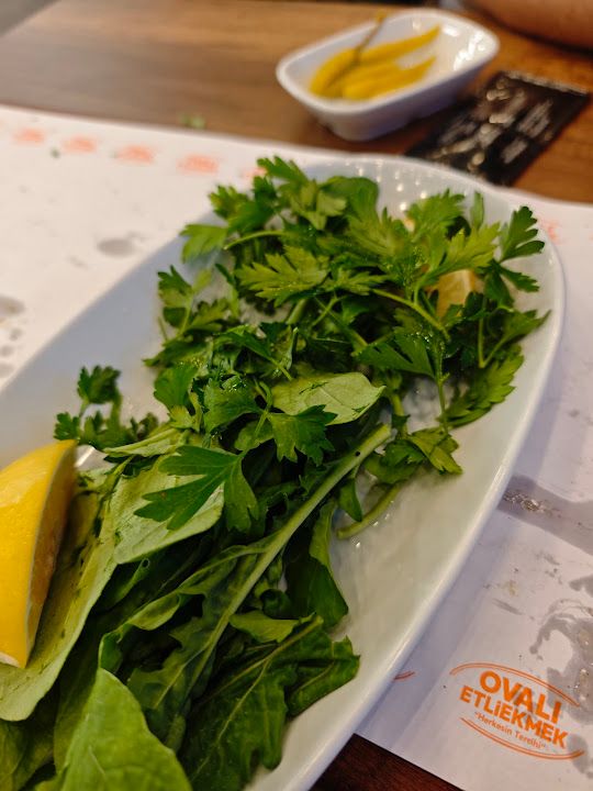 Ovalı Etliekmek