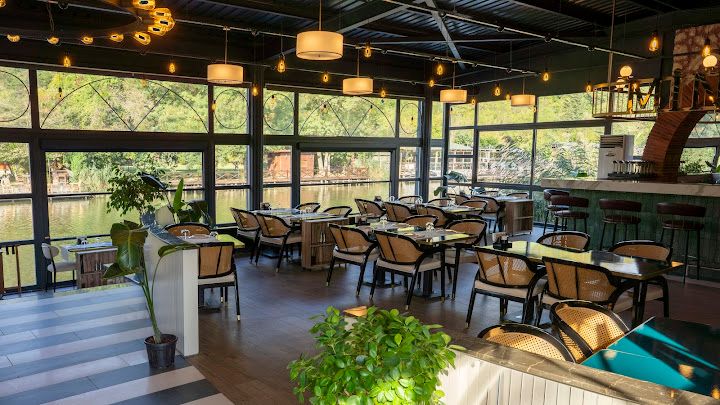 Elvora Restaurant
