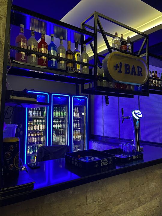 Crow Bar & Lounge