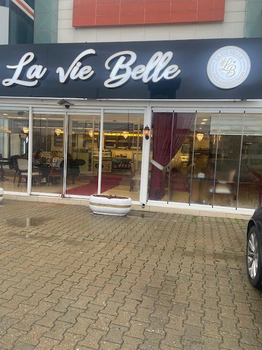 La Vie Belle Cafe & Restaurant