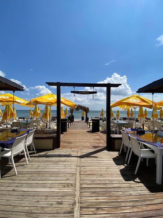 Şömine Et Balık Restaurant & Burak Beach Sahne