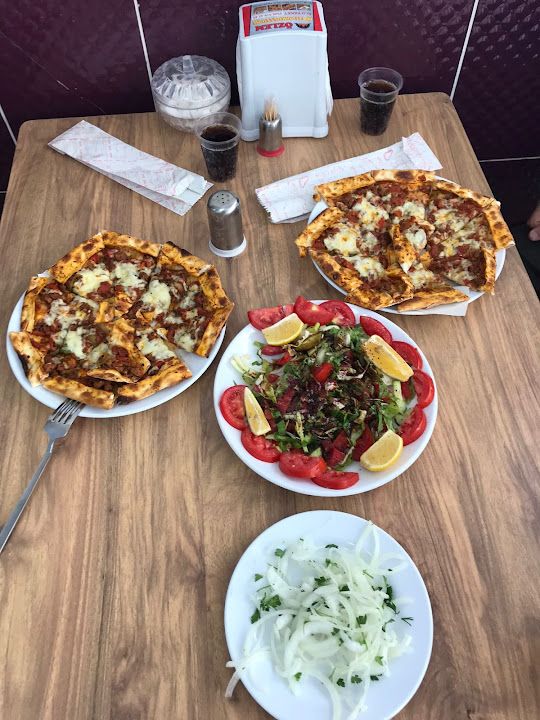 Özlem Lahmacun Pide Ve Döner Salonu