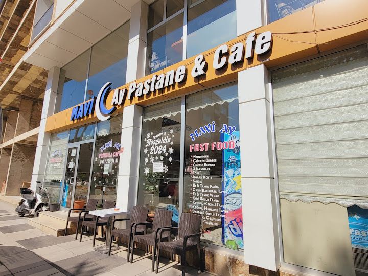 Mavi Ay Pastanesi