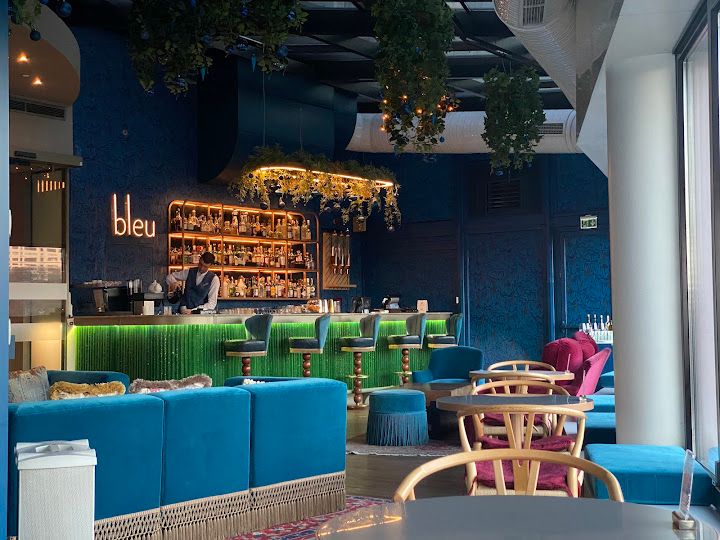 Bleu Lounge & Grill