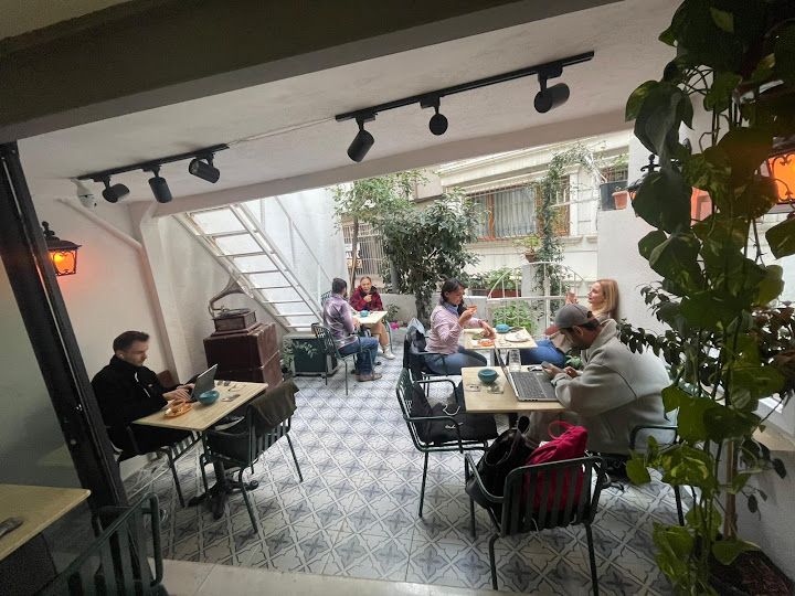 Caffé Leo