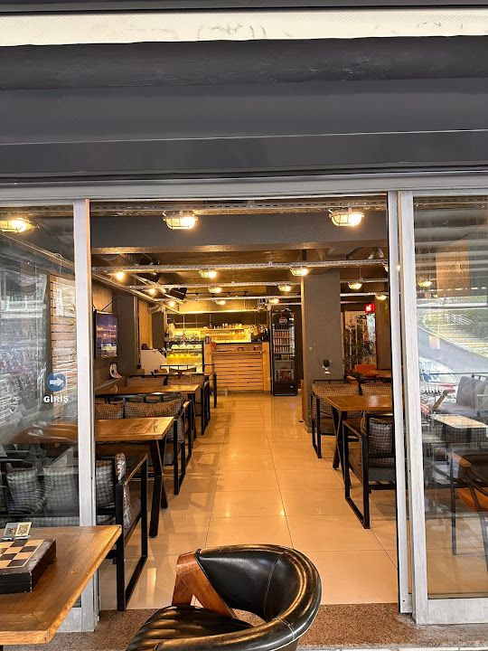MOJO Cafe & Restaurant
