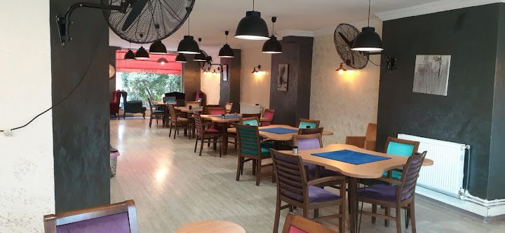 Neron Cafe & Restaurant