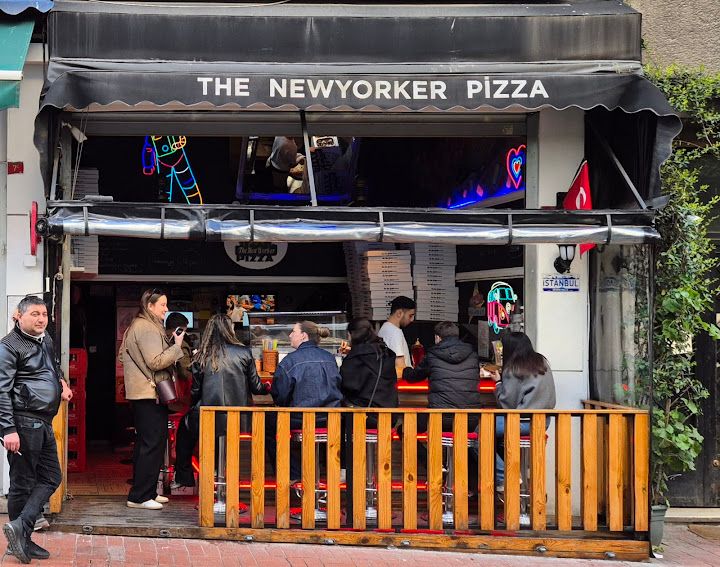 The New Yorker Pizza