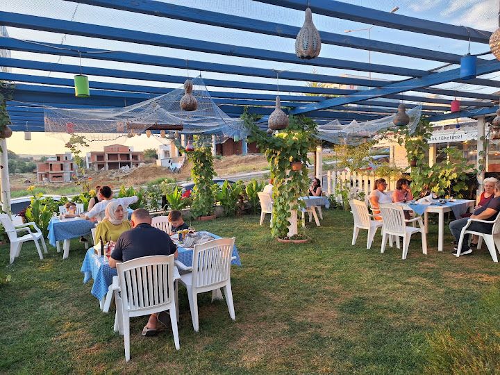 Hürriyet Mavi Beyaz Balık Restaurant