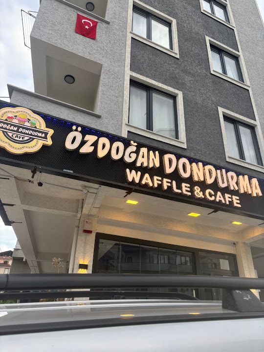 Özdoğan Dondurma & Waffle Cafe