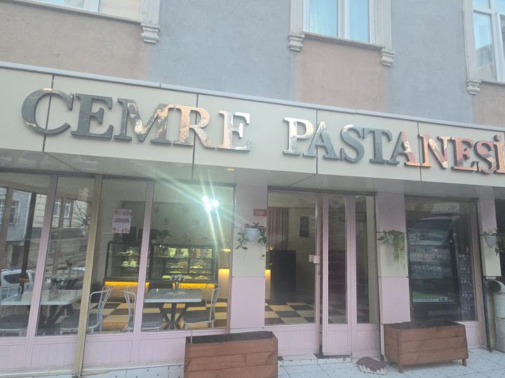 Cemre Pastanesi