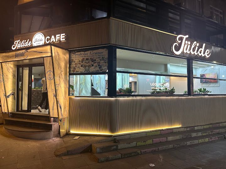 Jülide Lounge