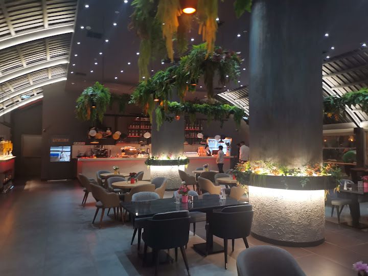 Life Time Lounge
