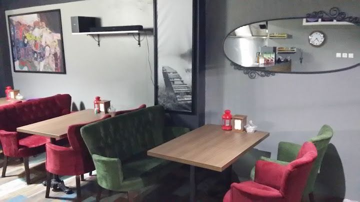Mola Cafe 34