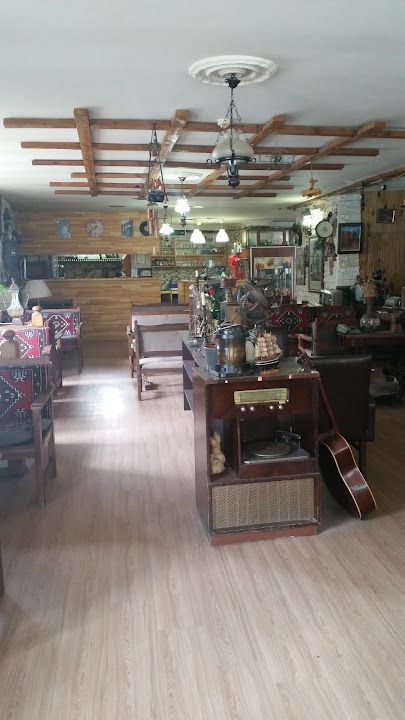 Şarlo Cafe