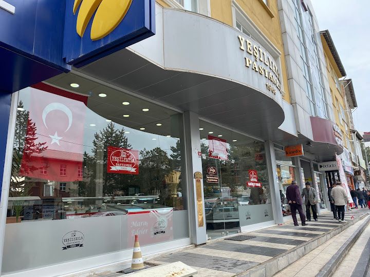 Yeni Yeşil Yayla Pastanesi