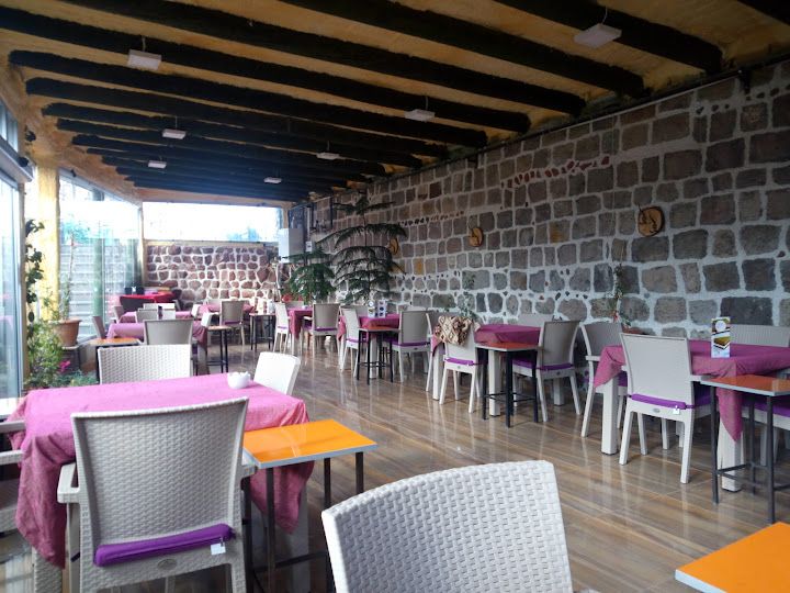 Çardak Bağlan Aile Çay Bahçesi Ve Oyun Salonu