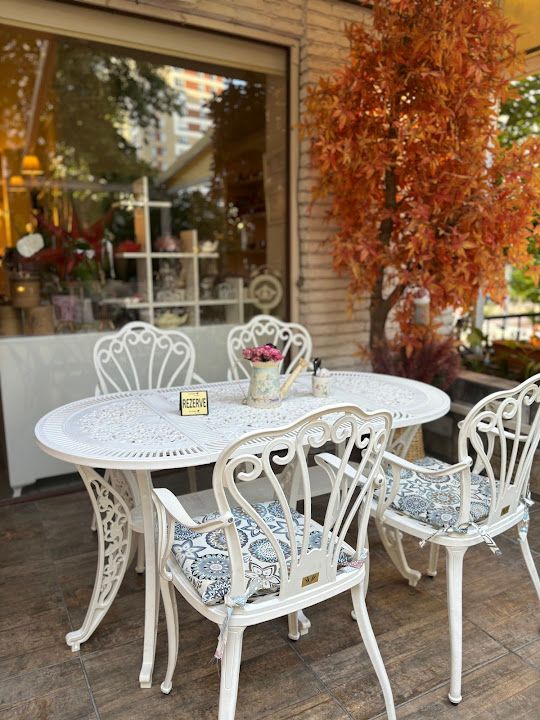 Evreka Tea House