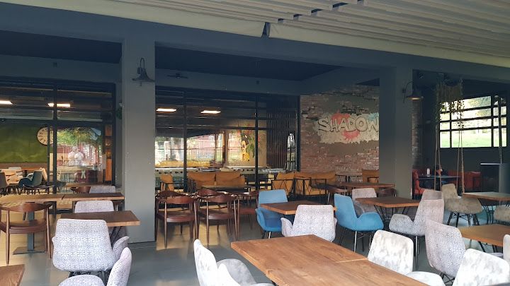 Shadow Erü Cafe