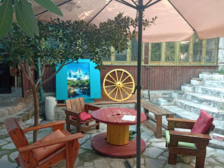 Cafe Mor Ötesi