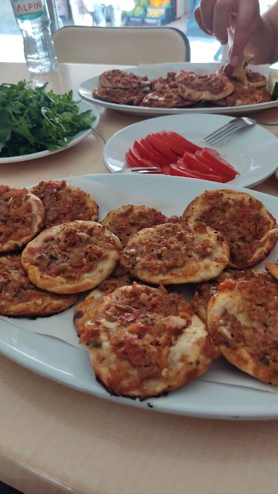 Özden Lahmacun Salonu